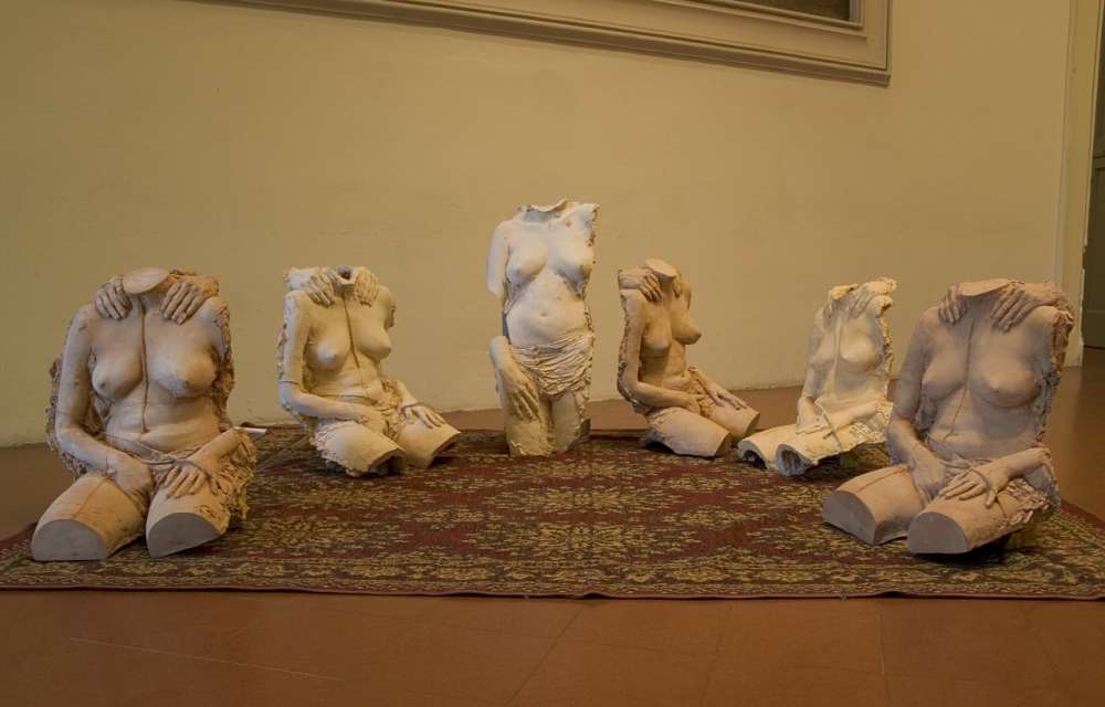 Quotidianamente - Terracotta - cm 55x50x31 ciascun busto Quotidianamente - Terracotta - cm 55x50x31 ciascun busto