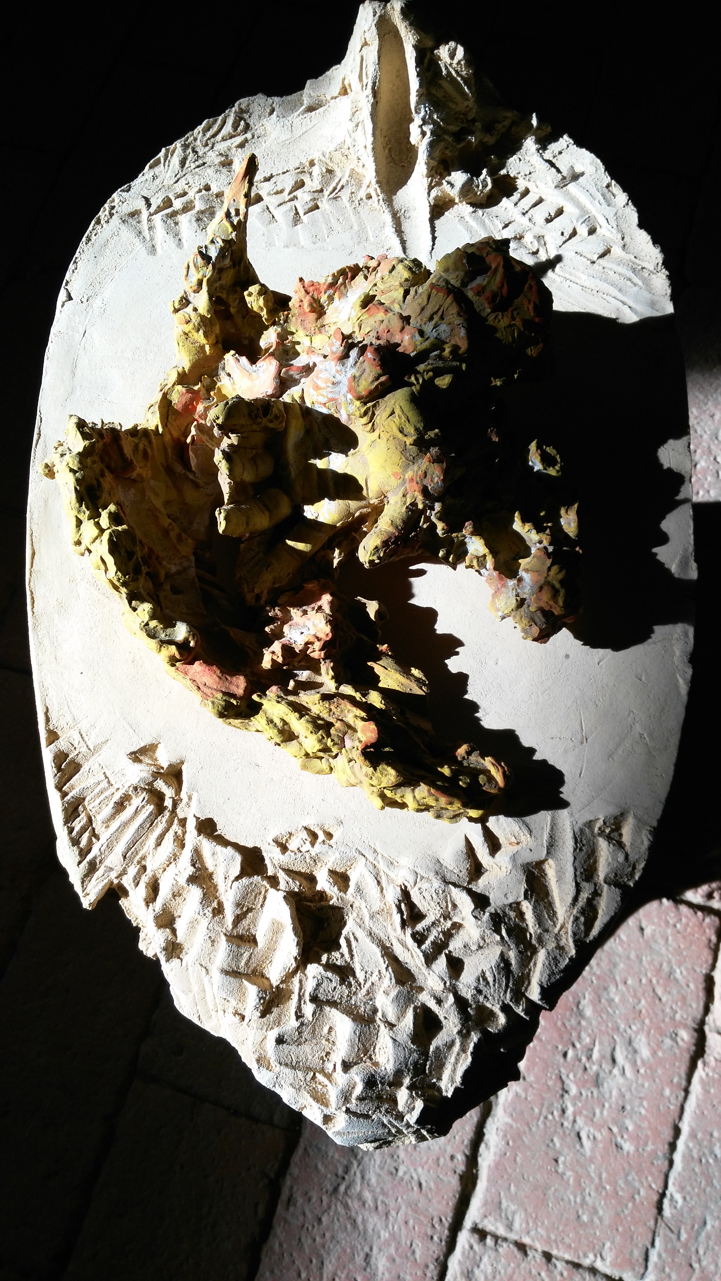 L'Offerta, terracotta dipinta, cm. 45x50 L'Offerta, terracotta dipinta, cm. 45x50