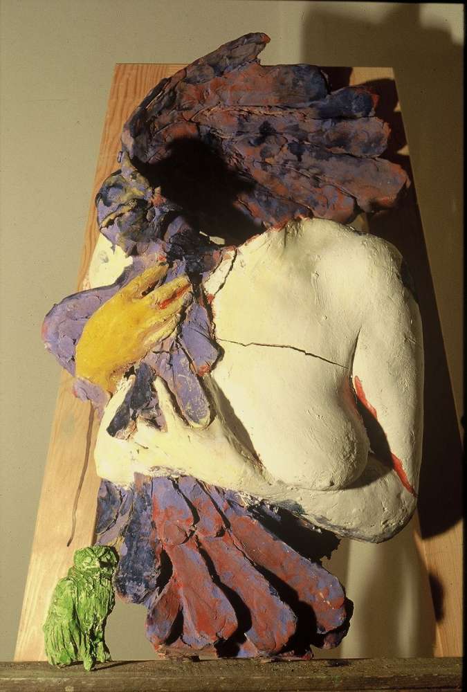 Corpo in volo - Terracotta dipinta - cm 70x40 Corpo in volo - Terracotta dipinta - cm 70x40