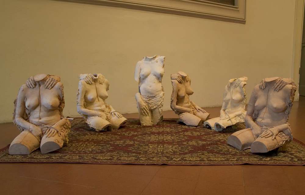 Quotidianamente - Terracotta - cm 55x50x31 ciascun busto Quotidianamente - Terracotta - cm 55x50x31 ciascun busto
