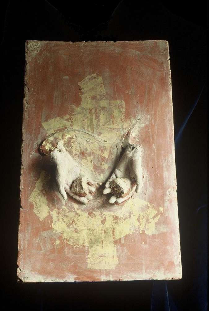 L'offerta - Terracotta e foglia d'oro - cm 38x47,5 L'offerta - Terracotta e foglia d'oro - cm 38x47,5